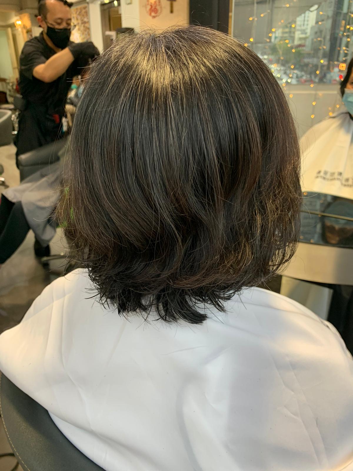 作品參考 / 最新消息:全店定時消毒, 空間寬闊, 安心享受髮型服務 ❤